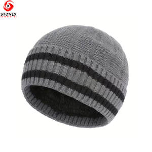 Gorro de Invierno de Felpa con Forro de Diseño Moderno, Color Sólido, Logotipo Personalizado, MOQ Bajo, para Hombre, Playa, Viajes - Product Image 2