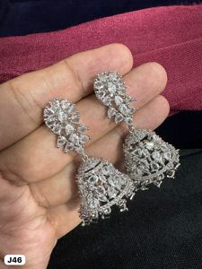 ENSEMBLE DE BOUCLES D'OREILLES DE STYLE CLASSIQUE EN DIAMANT AMÉRICAIN pour MARIAGES ENSEMBLE DE BOUCLES D'OREILLES DE STYLE CLASSIQUE À LA MODE pour FEMMES et FILLES - Product Image 3