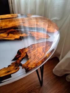 Mesa de Centro Moderna de Resina con Borde Natural de Madera y Acabado Epóxico para Sala de Estar Elegante, Suministro Directo de Fábrica, en Cantidad al por Mayor - Product Image 2