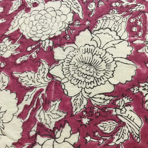 Tissu en coton imprimé à la main, motif floral classique indien Mughal en contour, en rouge vin et ivoire - Product Image 4