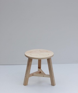Taburete de madera redondo y de tres patas personalizado, superventas, para sala de estar y dormitorio, artesanía en madera hecha a mano por f s international - Product Image 2