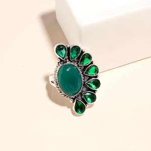 แหวนพลอยสำหรับผู้หญิงสไตล์คริสเตียนทันสมัย ประดับด้วยพลอยออนิกซ์สีเขียวและโครมไดโอไซด์ ตัวเรือนเงินแท้ 925 เหมาะสำหรับงานแต่งงานและงานหมั้น - Product Image 2