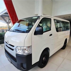Hiace Usada en Buen Estado, Volante a la Derecha, en Existencia, Precio Económico, Cámara Trasera, Asientos de Tela, Faros LED, Pantalla Táctil - Product Image 1