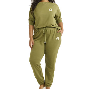 Ensemble de survêtements d'hiver en coton biologique 100% pour femmes, coupe régulière, streetwear, uni, deux pièces, vente en gros à partir de Sialkot - Product Image 1