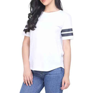 Camisetas Oversize Vintage para Mujer al por Mayor con Logotipo Personalizado, Detalle de Botones, Agujeros y Parches, Spandex/Poliéster - Product Image 4