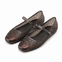 Sandales plates en PVC ajourées 2026 – Nouvelle collection tendance et polyvalente pour la plage, à bride unique, ornées de strass, effet gelée