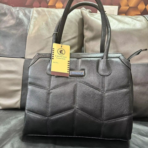 Sac fourre-tout vintage en cuir véritable de haute qualité pour femme, avec fermeture éclair réglable et chaînes de luxe – Articles de mode féminins - Product Image 1