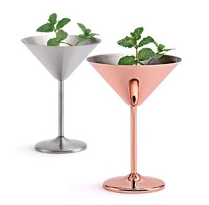 Verre à cocktail en cuivre avec logo personnalisé Verres à pied élégants Capacité de 301 à 400ml Utilisation de fête pour améliorer votre expérience de dégustation - Product Image 1