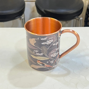 Tasse en cuivre gravée avec logo personnalisé de forme cylindrique avec paille de finition en cuivre brillant - Product Image 1