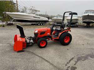 Mini-tracteur industriel LS 35 CV 4x4 2025 avec moteur essence 4 temps, chargeur frontal, pelle arrière et bac à herbe de 250 L pour usage agricole/landais - Product Image 3