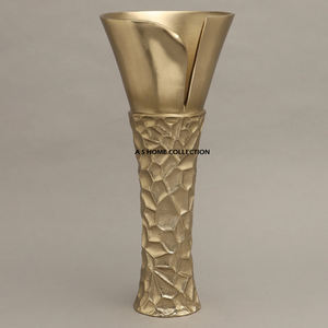 Jarrón de Metal Decorativo de Lujo con Diseño de Mariposa Estilo Costero de Excelente Calidad para Bodas y Sala de Estar - Product Image 4