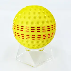 كرة كريكيت صفراء بوزن 146 جرام مع درزة سوداء للاستخدام في التمرينات
