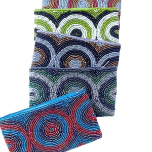 Porte-monnaie Pochette Flamant rose Broderie Chaînes Fleurs et décorations de lettres Fermeture à glissière par MD HANDICRAFTS - Product Image 1