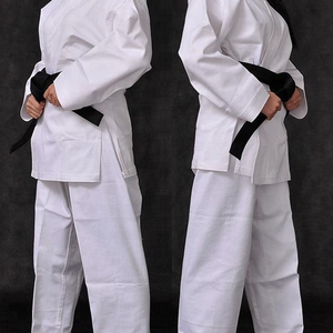 Trajes de Karate hechos a medida ligeros de la mejor calidad para niños y adultos Uniforme de estudiante en algodón ¡Opte por la calidad sobre la cantidad! - Product Image 3