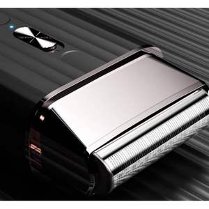 Afeitadora Eléctrica Profesional Inalámbrica USB con Doble Cuchilla Rotatoria para Barba, con Manual en Alemán, Lavable, Repuestos Directos - Product Image 4