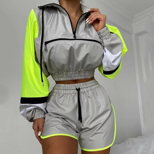 Conjunto Corto de Chaqueta Cortavientos para Mujer con Logotipo Personalizado, Conjunto de Chaqueta Cortavientos y Pantalones Cortos de Nailon para Mujer - Product Image 4