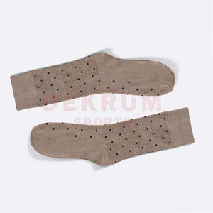 Chaussettes décontractées antidérapantes de qualité supérieure Logo personnalisé à la mode pour l'extérieur Prix bas quantité minimale de commande 10 paires - Product Image 2