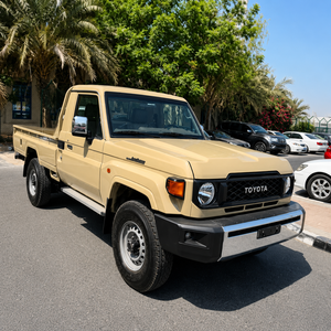 MEILLEURE OFFRE LANDCRUISERS LC79 SC 4.0 AT BASIC OMANI 4x4 EN PARFAIT ÉTAT DE FONCTIONNEMENT, PROPRE ET EXCELLENT ÉTAT, PRÊT À L'EXPORTATION - Product Image 1