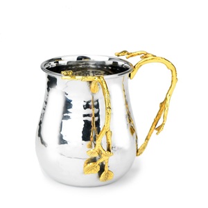 Tazas de metal antiguas artesanales con acabados rústicos ideales para añadir carácter a tu colección de café o té - Product Image 5