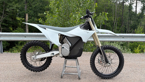 ข้อเสนอที่ดีที่สุด รถมอเตอร์ไซค์วิบากไฟฟ้า Starx Future Electrics รุ่นใหม่ ปี 2026 Varg M/X 80 แรงม้า สำหรับขาย - Product Image 6