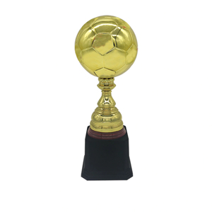 Premios de trofeos de fútbol de desafío de resina chapada en oro y rojo en categoría artesanal - Product Image 1