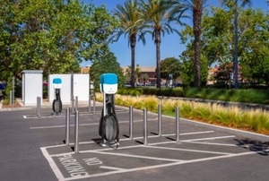 Station de recharge pour véhicules électriques murale, chargeur de voiture électrique, batterie lithium-ion, voyant lumineux vert, câble enroulé de type 1 - Product Image 3