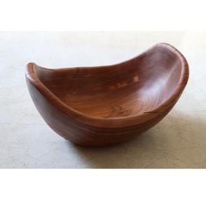 Bol de service décoratif en bois artisanal artistique avec un design sculpté et peint à la lumière foncée - Product Image 6