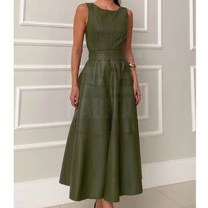 Robe en cuir décontractée pour femme, en cuir souple, longueur totale, look décontracté et tendance - Product Image 2