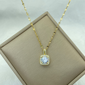 Collares de Acero Inoxidable Dorados Personalizados a la Moda, Joyería de Tendencia con Corazón y <span class=keywords><strong>Flor</strong></span>, Collares de Circonia Cúbica de Color Dorado de 18K para Mujer - Product Image 1