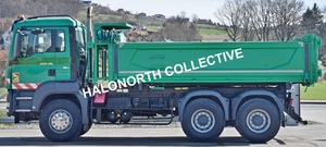 Camion benne basculante diesel MAN TGS 33.360 6x4 d'occasion 2008 pour chantier de construction et transport minier - Product Image 2
