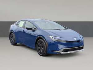Toyota Prius Plug-In Hybrid SE Sedán 2026 Usado en Buen Estado en Venta, Tracción Delantera, Transmisión Automática, Neumáticos R17, 5 Asientos, 8 Bolsas de Aire - Product Image 2
