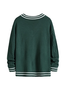 เสื้อสเวตเตอร์ถักคอวีสำหรับผู้ชายเสื้อสเวตเตอร์ถักทำจากอะคริลิกพร้อมโลโก้ด้านหน้ากันหด - Product Image 2