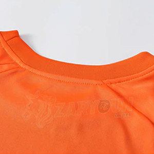 เสื้อยืดแขนสั้นสำหรับผู้ชายพิมพ์โลโก้แบบสีพื้นสไตล์สปอร์ต - Product Image 3