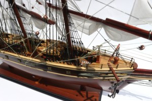 Modèle de bateau à voile en bois CUTTY SARK, fait main, personnalisé, produit de haute qualité fabriqué au Vietnam - Product Image 2