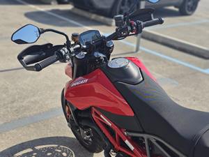 Notre haute qualité 2024 Ducatis Hypermotard 950 à vendre PRÊT À ÊTRE EXPÉDIÉ DANS LE MONDE ENTIER - Product Image 3