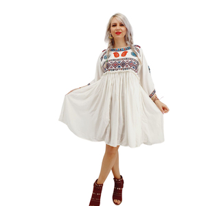 Col rond exclusif froncé trois quarts manches femmes belle élégante magnifique robe longueur genou - Product Image 2