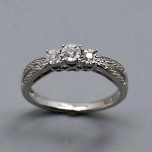 Bague Halo en Argent 925 avec Diamant Moissanite de Coupe Ronde au Design Unique, Bijoux Fins pour Anniversaires, Bague Cadeau Personnalisée - Product Image 2