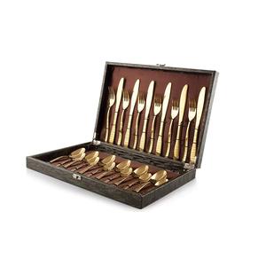 Ensemble de couverts triple style couteau cuillère et fourchette couleur or haut de gamme disponible à un prix abordable et raisonnable à vendre - Product Image 1