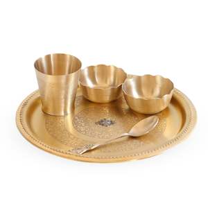 Juego de Vajilla de 5 Piezas Laddu Gopal de Latón Puro con Diseño Chino Tradicional en Relieve Dorado, Vajilla de Lujo para Restaurante, Juego de Thali Resistente - Product Image 6