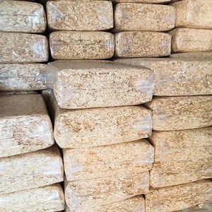 Virutas de Madera de Pino de Alta Calidad, Material de Cama de Residuos Agrícolas para Caballos y Aves de Corral - Product Image 1