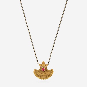 Auténtico Collar Mangalsutra Indio de Colección Cultural para Bodas de Mujer con Rubíes Sintéticos y Engaste de Bisel en Oro Pulido - Product Image 1