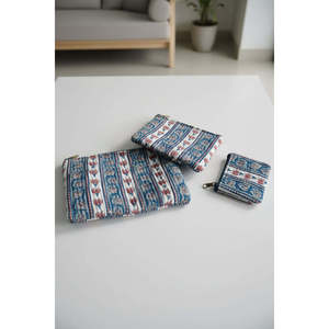 Juego de 3 Bolsas Planas con Cremallera y Estampado Floral, Organizador de Maquillaje Multifuncional y Bolsas Utilitarias con Rayas - Product Image 1