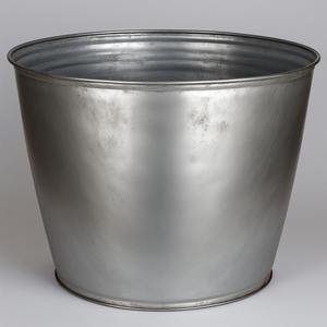 Jardinière élégante galvanisée avec texture classique, parfaite pour la saison des vacances, apportant des intérieurs de jardin de qualité supérieure à l'extérieur - Product Image 6