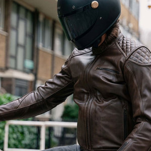 Veste en cuir de motard pour hommes personnalisée avec service OEM et caractéristiques de protection Veste en cuir de moto robuste - Product Image 3
