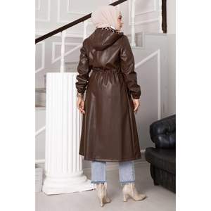 Chaqueta de cuero con capucha marrón - Product Image 4