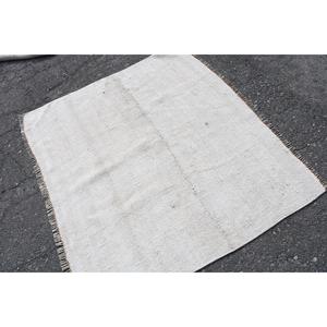 พรมตุรกีขนาด 5x4.2 ฟุต, พรมวินเทจ, พรมขนสัตว์ลายดอกไม้สีขาว - Product Image 2
