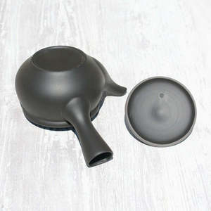 Théière Kyusu en argile noire, logo personnalisable, porcelaine Tokoname, pour la préparation de boissons, restaurants, hôtels ou cadeaux, avec couvercle - Product Image 4