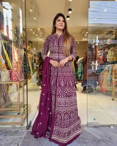 ใส่ออกกำลังกับ lehengas เย็บตะเข็บ Koti หนัก - Product Image 4