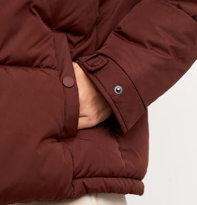 Blouson matelassé pour femme sur mesure, de haute qualité, en tissu Cordura brun teinté, capuche amovible, technologie de fermeture éclair - Product Image 5