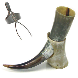 Viking 100% Natural Eco-Friendly Cow Ox Horn Goblet Elegante y duradero Glass and Metal Bebiendo Horn para cerveza y vino - Product Image 1